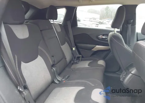 2017 Jeep Cherokee Altitude Fwd z USA, uszkodzony, nr VIN 1C4PJLAB1HW641096